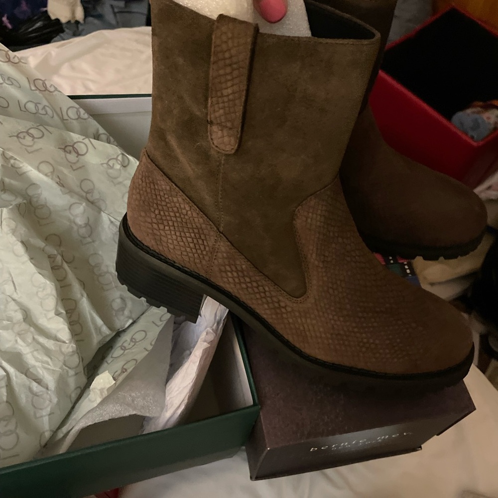 SOLD ❌ NWOT Logo by Lori Goldstein suede brown boots - Picture 2 of 10